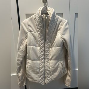 Lulu lemon vintage off white fleece zip up jacket. Quilted detail in front.